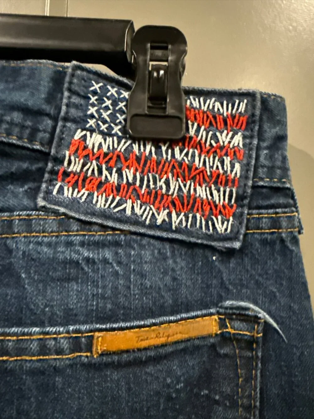TRUE RELIGION BRAND JEANS MENS 33 AMERICAN FLAG LOGO ORANGE STITCH INGLORIOUS